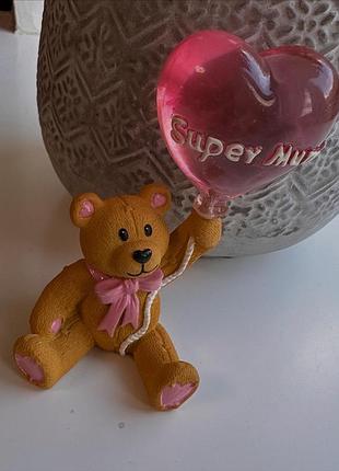 Статуетку мішка з великобританіі