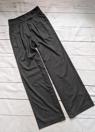 Серые брюки в полоску,плацо брюки cstes