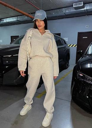 Женский спортивный костюм на флисе