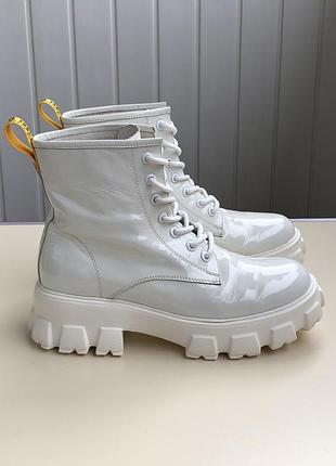 Черевики жіночі