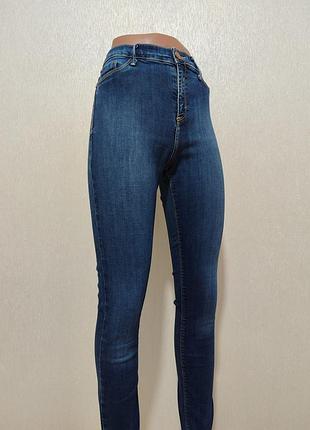 Фирменные джинсы