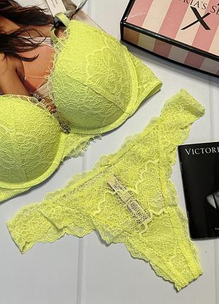 Яскравий мереживний комплект люкс серії dream angels від victoria’s secret 34в 75б трусики с