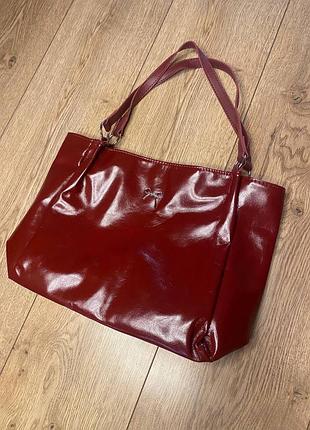 Сумочка лакована
