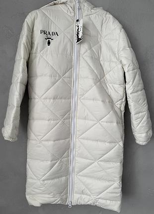 Пальто жіноче.