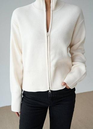 Молочний светр жіночий на змійці з коміром теплий