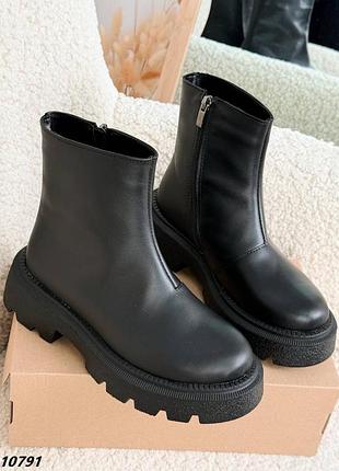 Женские ботинки черные деми