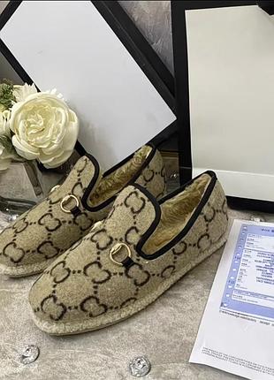 Затишні дизайнерські лофери з м’яким хутром