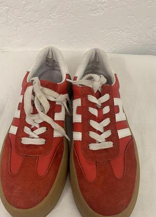 Кросівки 37 розмір