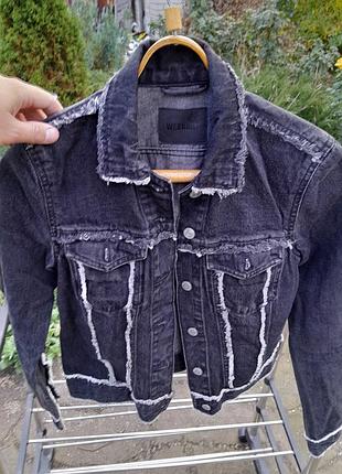 Жіночий джинсовий піджак