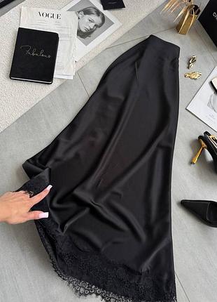 Шелковая юбка с кружевом