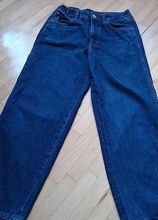 Широкие прямые джинсы