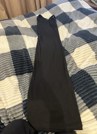 Плаття приталене