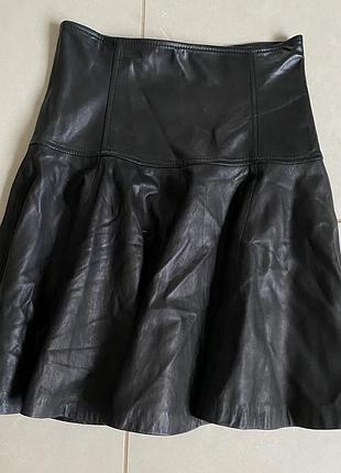 Шкіряна спідниця