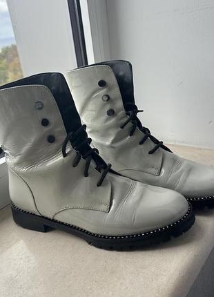 Чоботи лакові 3