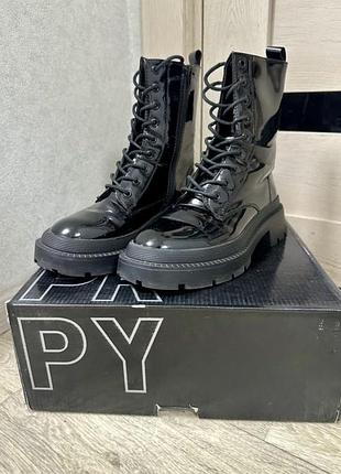 Жіночі чоботи