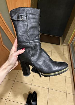 Чоботи жіночі