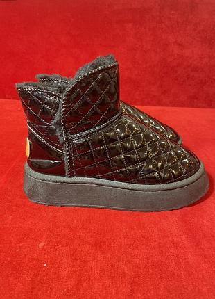 Стильні теплі черевики/дутики