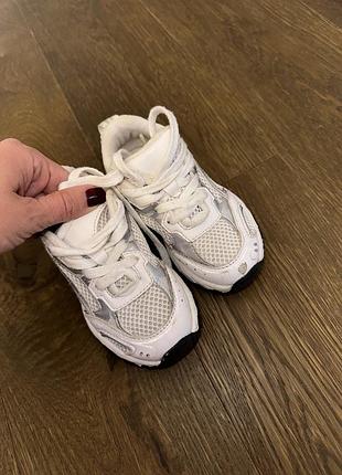 Детские кроссовки zara