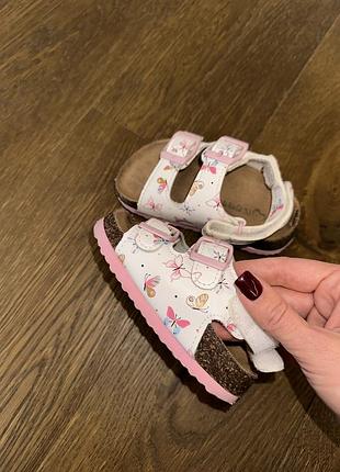 Детские босоножки