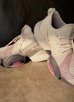Кросівки
nike air zoom superrep(б/к),стан ідеальний;
колір:shadowberry pink barely-rose cosmic-fuchsia; розмір:eur 40(25,5см)
