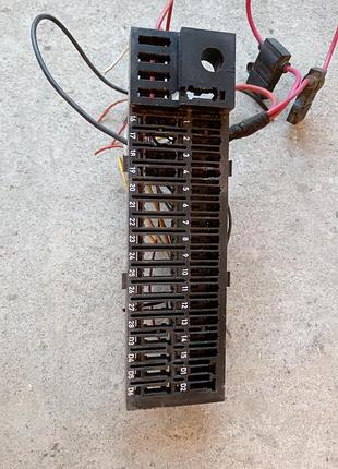 Блок запобіжників мерседес 207 - 410.  а6015400150.