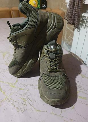 Кроссовки в очень красивом состоянии