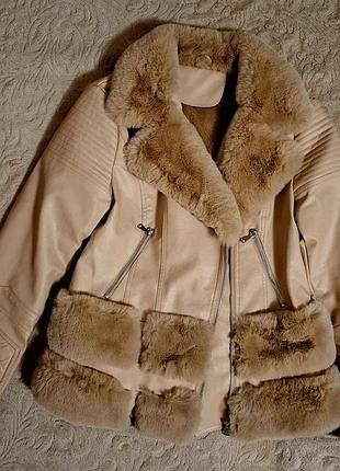 Жіноча куртка зі штучним хутром