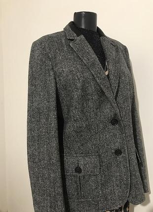 Сірий приталений піджак із шерсті та віскоза з кишенями