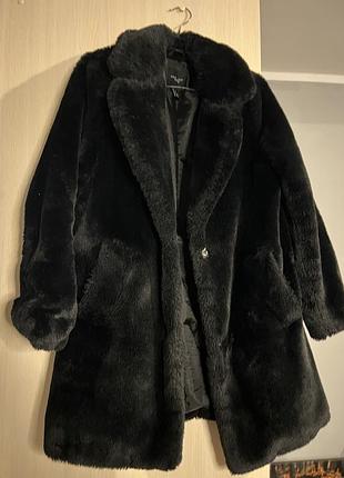 Чорна шуба