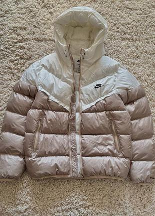 Чоловічий пуховик nike storm-fit бежевий