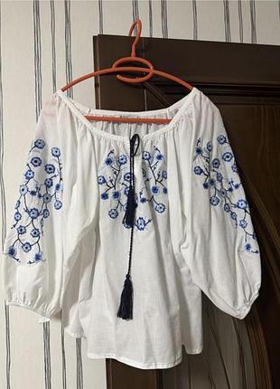 Жіноча вишиванка