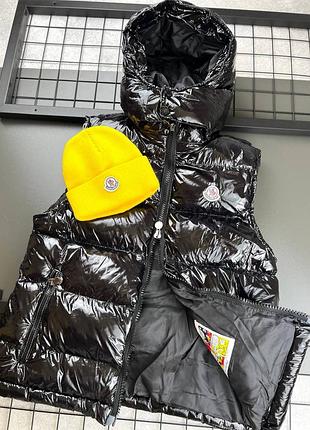 Жилетка чоловіча чорна з капюшоном осіння весняна