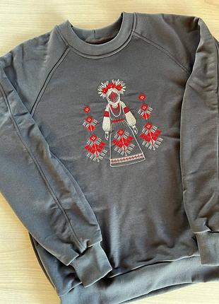 Свитшот женский с вышивкой мотанка-бегиня