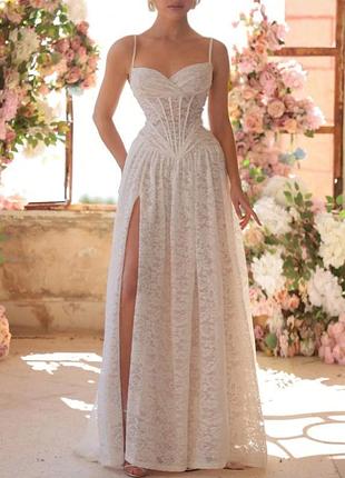 Распродажа платье prettylittlething ажурное кружевное со шлейфом