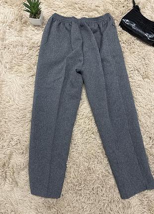 Сірі жіночі штани брюки