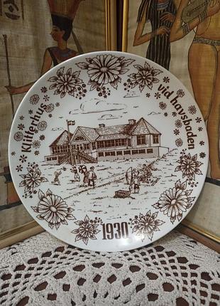 Декоративная фарфоровая тарелка