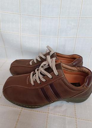 Новые осенние мужские коричневые с шнурками skechers