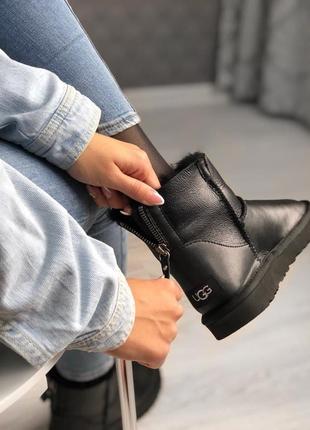 Ugg mini чоботи з замком угг в чорному кольорі з овчиною8 фото