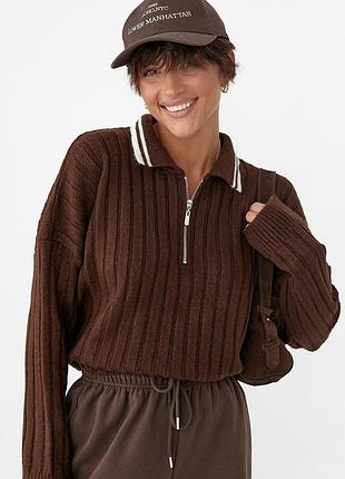 В'язана кофта-поло в широкий рубчик