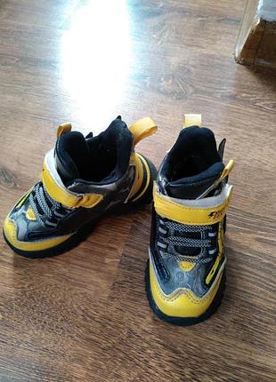 Кроссовки зимние