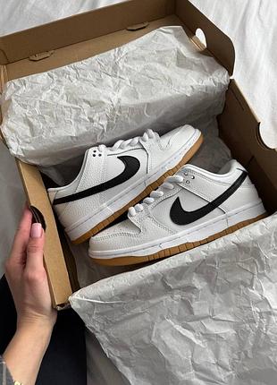 Nike sb dunk low white black gum winter