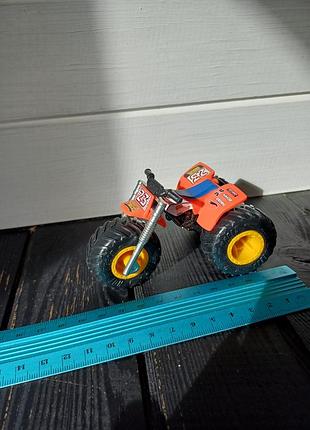 Трехколесный мотоцикл монстр-трак хот вилс hot wheels tri-to-crush-me