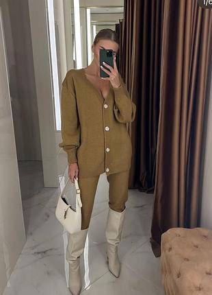 Костюм в'язаний
