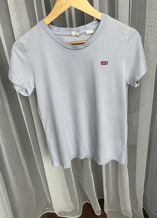 Продам футболку levi’s
