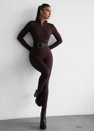 Комбез. дуже зручний, легко одягаеться ;  з ефектом утяжки  з прорізами для пальчиків