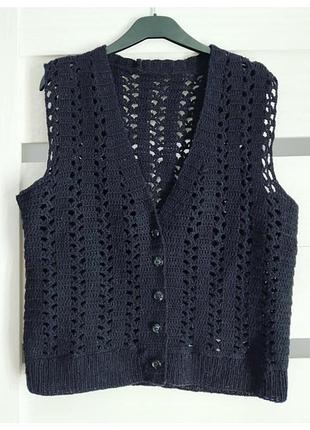 Женская шерстяная вязаная жилетка на пуговицах