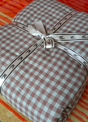 Двуспальный комплект постельного белья из муслина. наволочки 70-70 см.