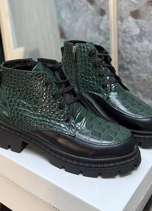 Ексклюзивні черевики з італійської шкіри під крокодила зелені смарагдові чорні на шнурках