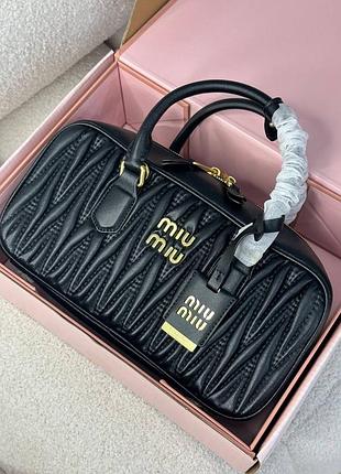 Сумка жіноча чорна шкіряна брендова