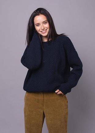 Ажурний светр з преміальної вовняної пряжі темно синього кольору